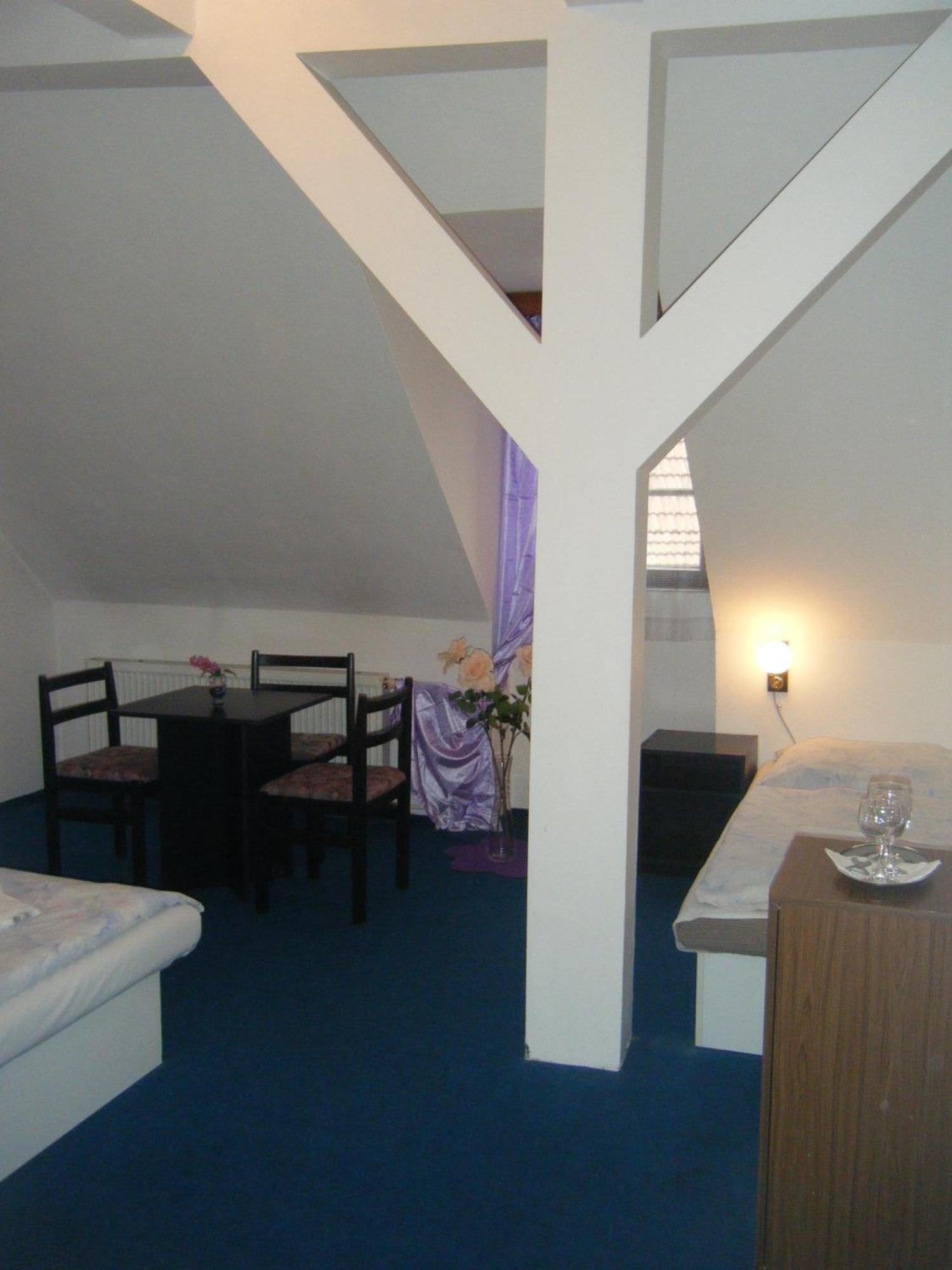 Hotel Parkán Prachatice Habitación foto